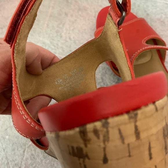 Naturalizer Cinda Wedge Sandals Papaya 9.5W - Picture 6 of 6